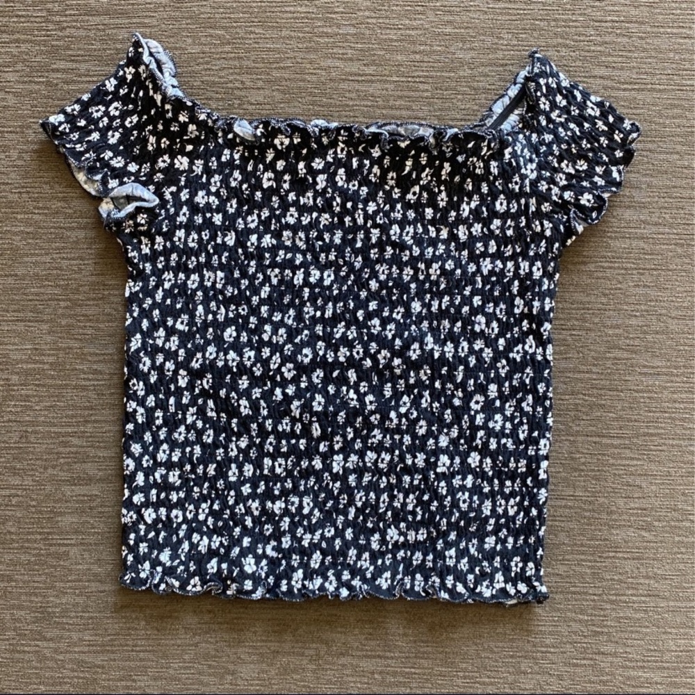 Girl’s Black W White flowers Crop Top